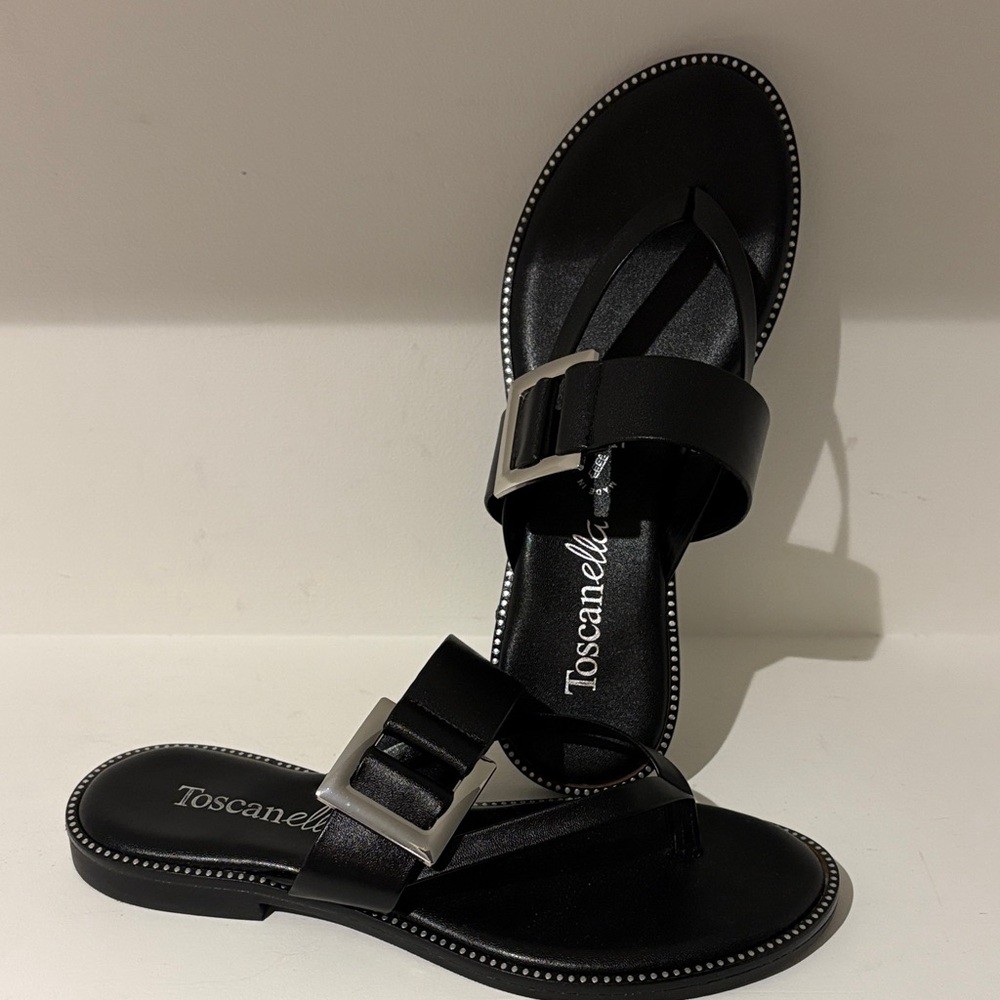 Toscanella Black Women's Sandals with Silver Buckle. NWOT.